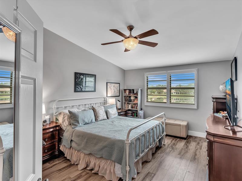 Image 32 of 49 For 9122 Vineyard Lake Dr.  9122