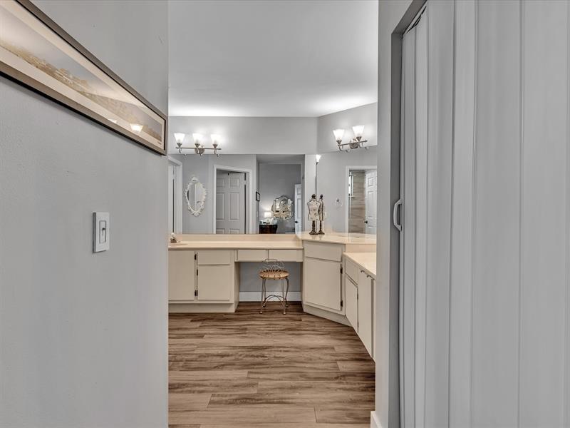 Image 34 of 49 For 9122 Vineyard Lake Dr.  9122
