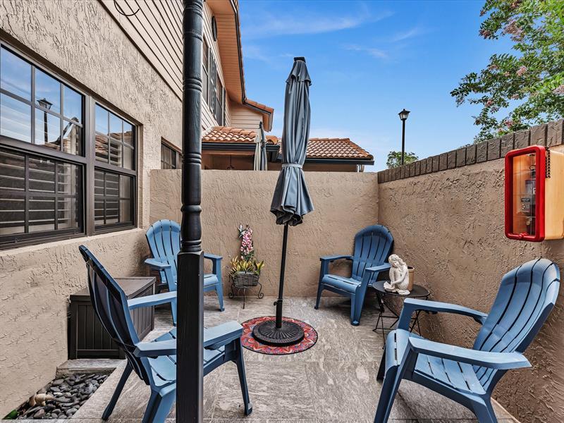 Image 4 of 49 For 9122 Vineyard Lake Dr.  9122
