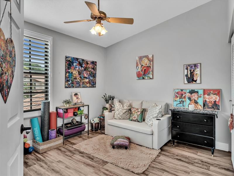 Image 40 of 49 For 9122 Vineyard Lake Dr.  9122