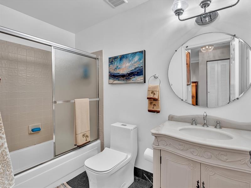 Image 43 of 49 For 9122 Vineyard Lake Dr.  9122