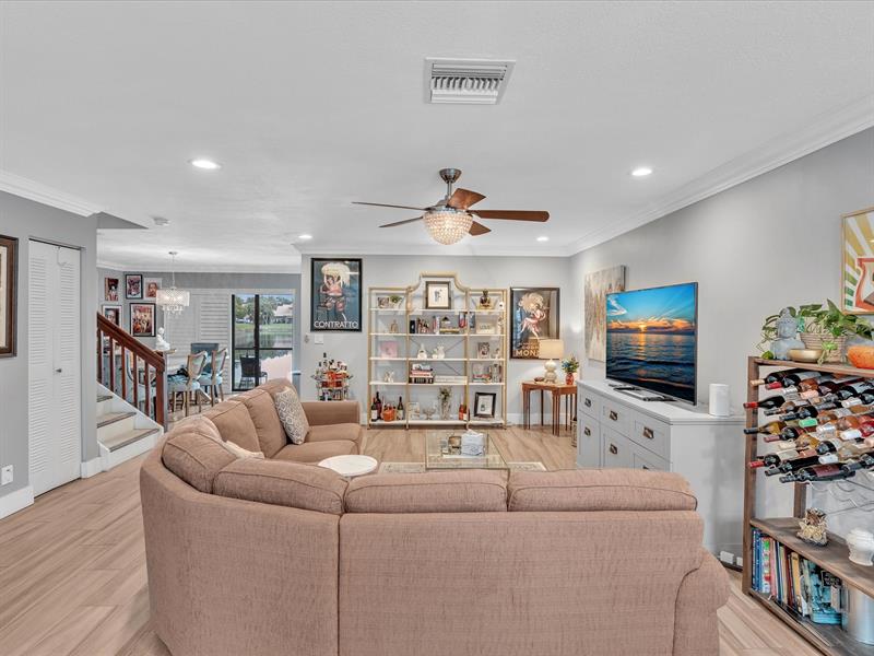 Image 7 of 49 For 9122 Vineyard Lake Dr.  9122