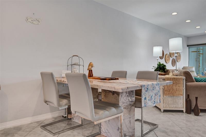 Image 11 of 61 For 105 19th Ave  452