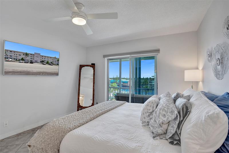 Image 14 of 61 For 105 19th Ave  452