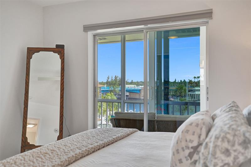 Image 15 of 61 For 105 19th Ave  452