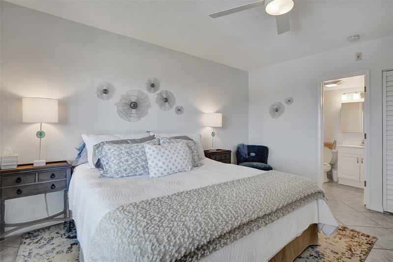 Image 16 of 61 For 105 19th Ave  452