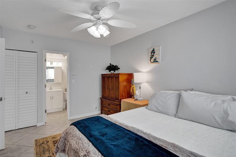 Image 20 of 61 For 105 19th Ave  452