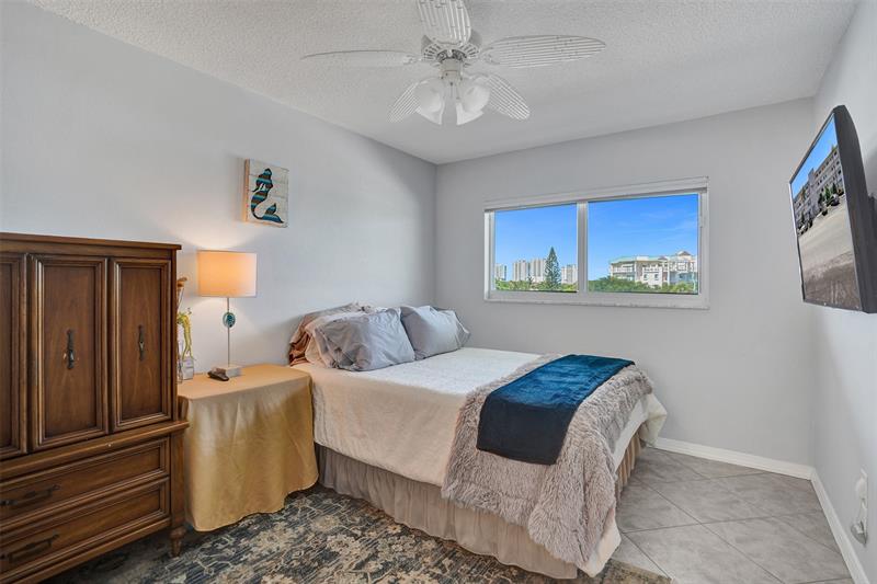 Image 21 of 61 For 105 19th Ave  452