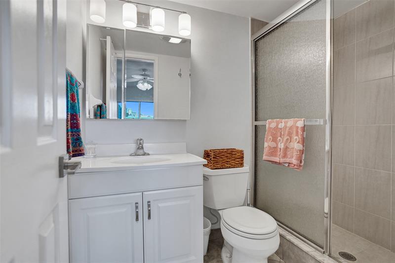Image 22 of 61 For 105 19th Ave  452