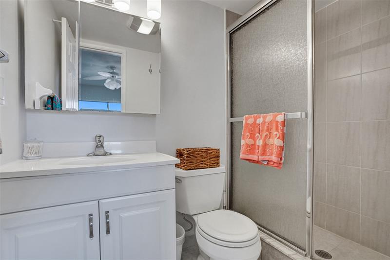 Image 23 of 61 For 105 19th Ave  452
