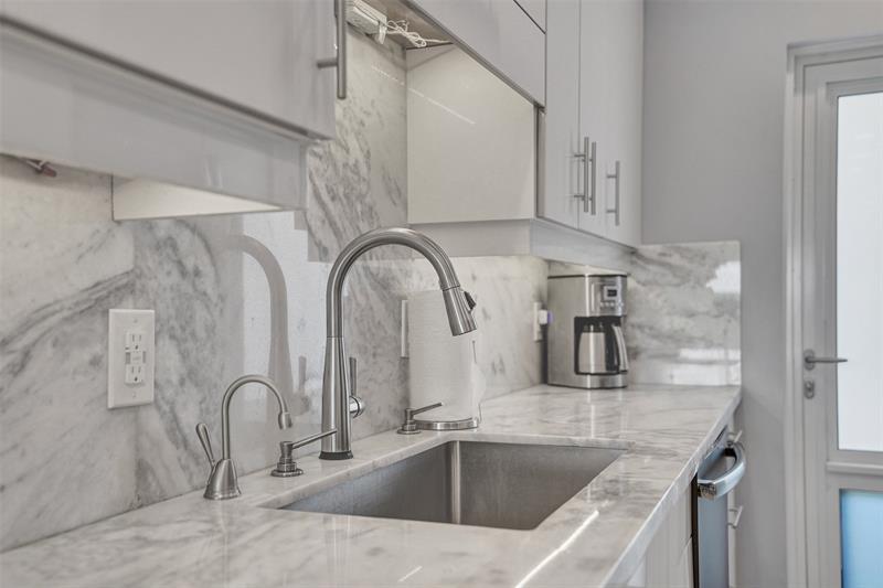 Image 4 of 61 For 105 19th Ave  452