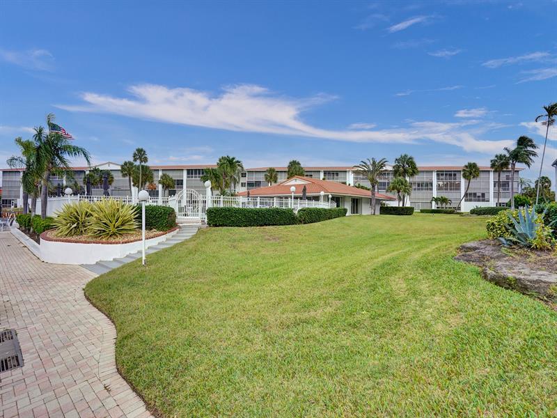 Image 41 of 61 For 105 19th Ave  452