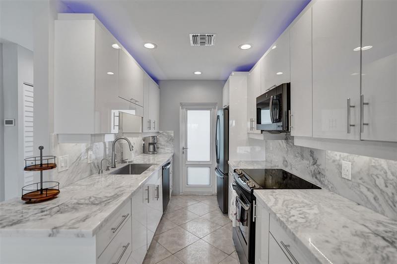 Image 42 of 61 For 105 19th Ave  452