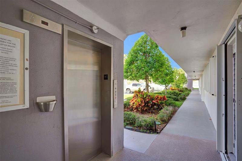 Image 43 of 61 For 105 19th Ave  452