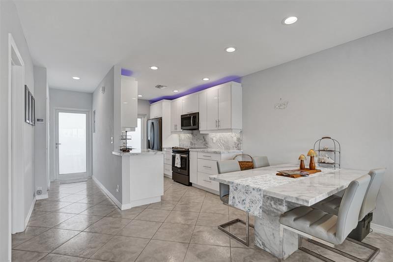 Image 5 of 61 For 105 19th Ave  452