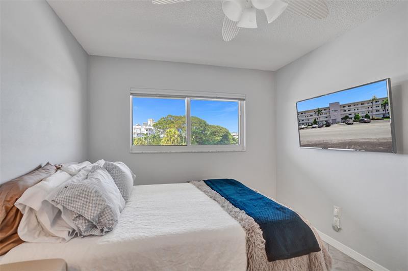 Image 54 of 61 For 105 19th Ave  452