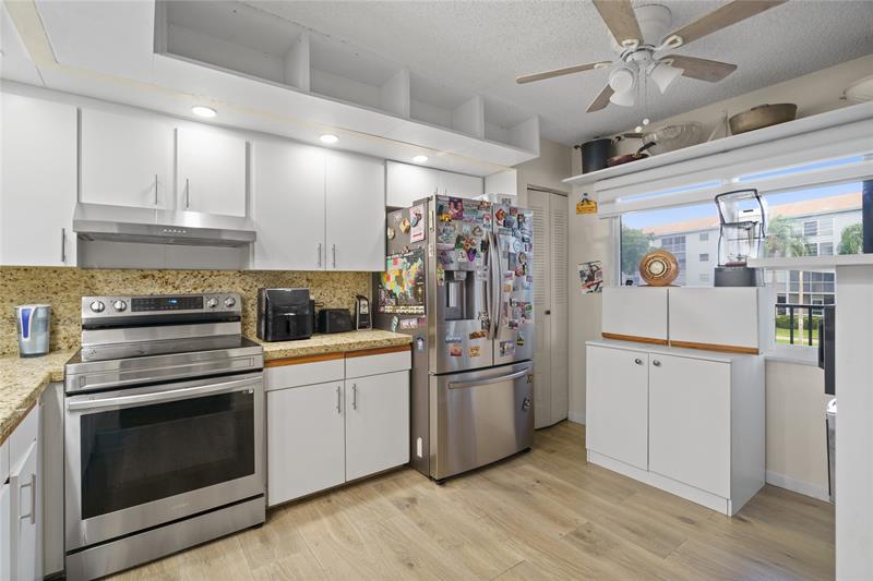 Image 16 of 38 For 800 125th Way  202