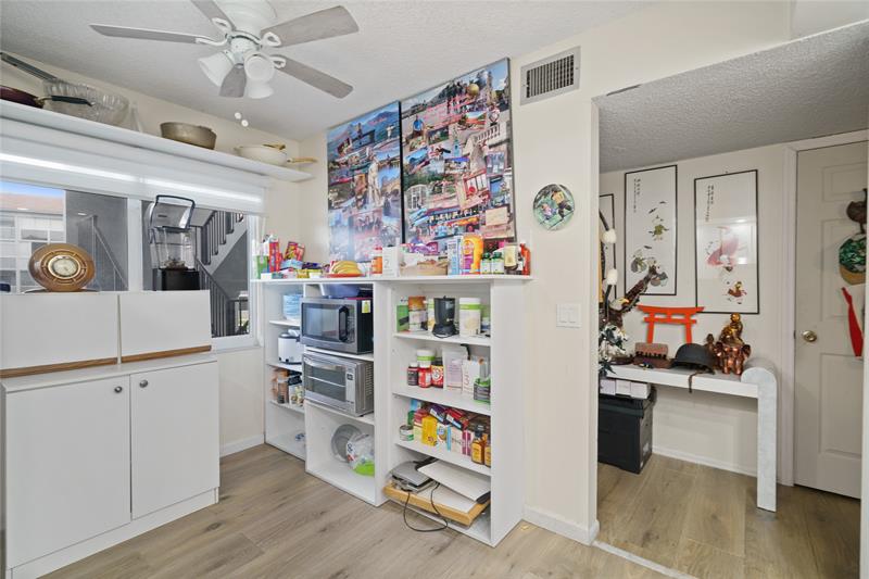 Image 20 of 38 For 800 125th Way  202