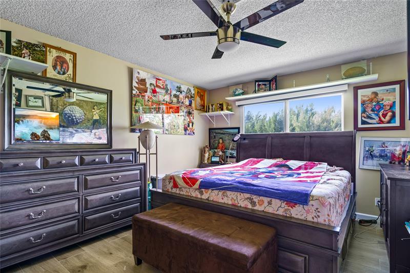 Image 21 of 38 For 800 125th Way  202