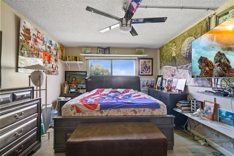 Image 23 of 38 For 800 125th Way  202