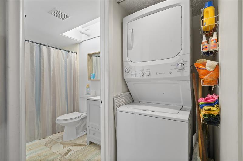Image 27 of 38 For 800 125th Way  202