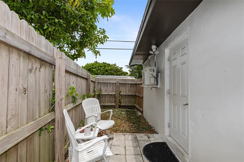 Image 22 of 31 For 2241 46th Ter