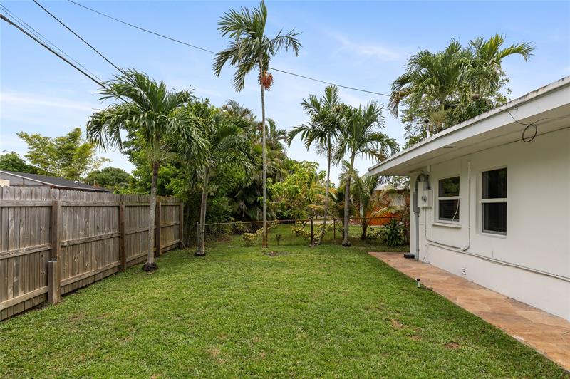 Image 9 of 31 For 2241 46th Ter
