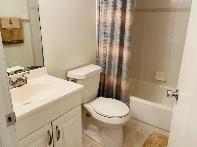 Image 12 of 30 For 715 Gardens Dr  104
