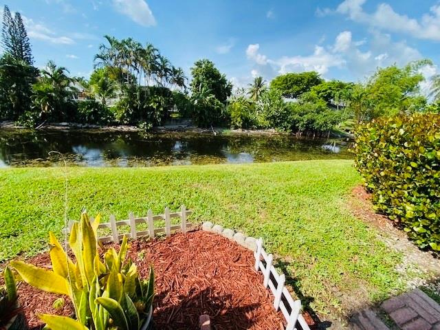 Image 22 of 30 For 715 Gardens Dr  104