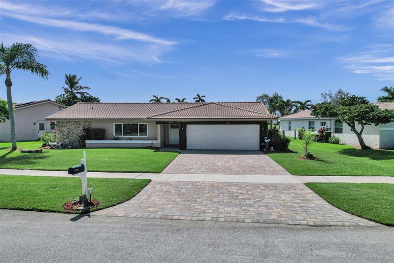 Image 2 of 70 For 7629 Sunflower Dr
