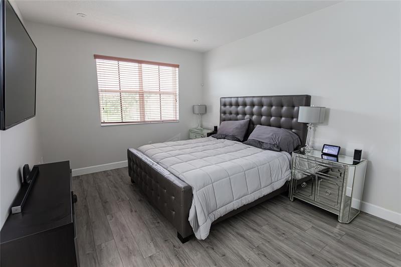 Image 31 of 48 For 14387 9th Ct  0