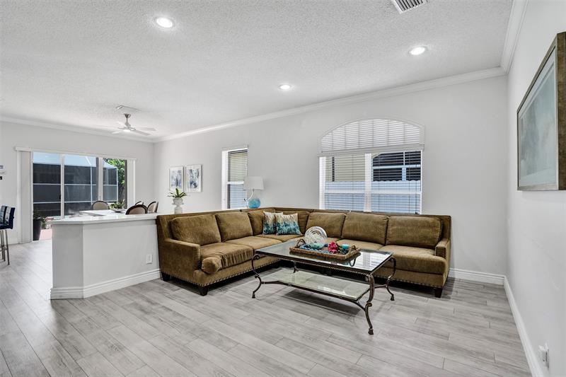 Image 22 of 38 For 13129 32nd St