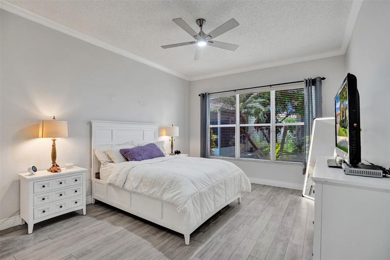 Image 24 of 38 For 13129 32nd St