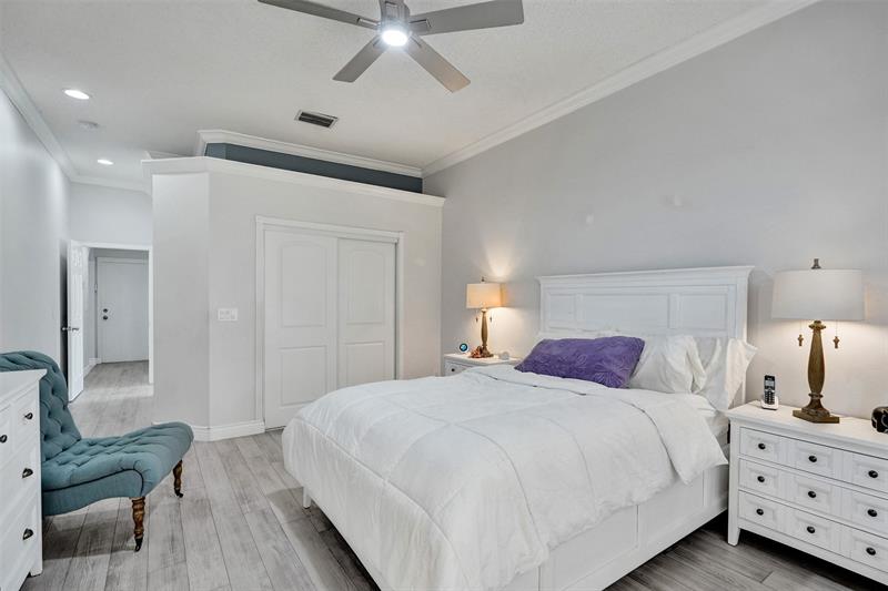 Image 26 of 38 For 13129 32nd St