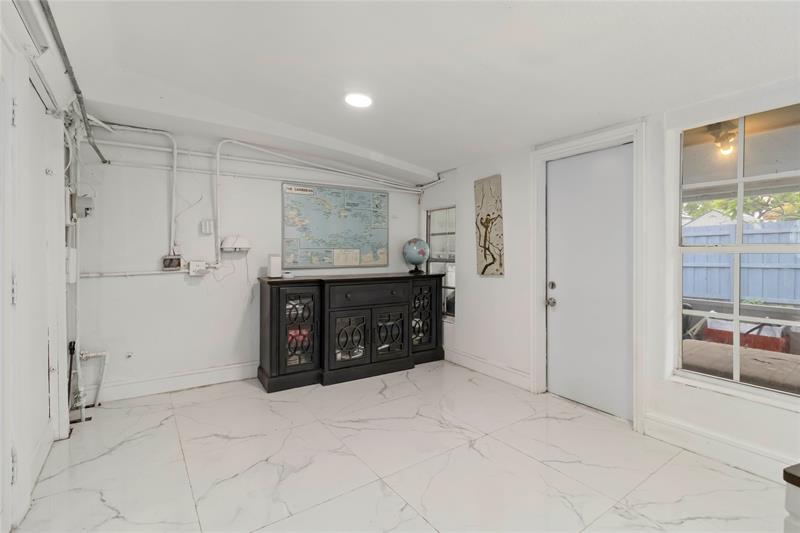 Image 15 of 47 For 5601 38th St