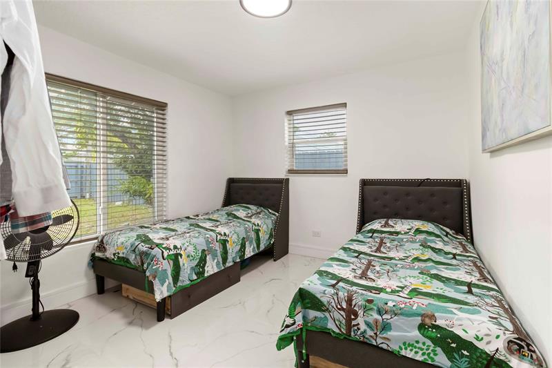 Image 16 of 47 For 5601 38th St