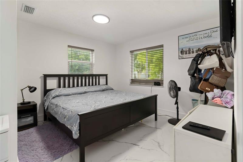 Image 19 of 47 For 5601 38th St