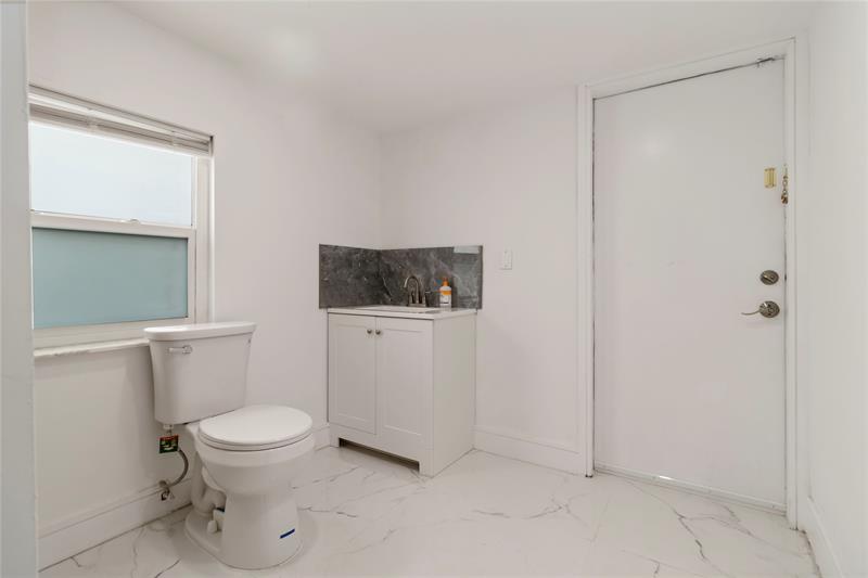 Image 34 of 47 For 5601 38th St