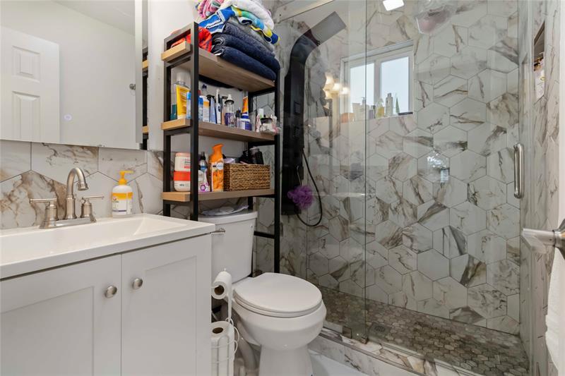 Image 36 of 47 For 5601 38th St