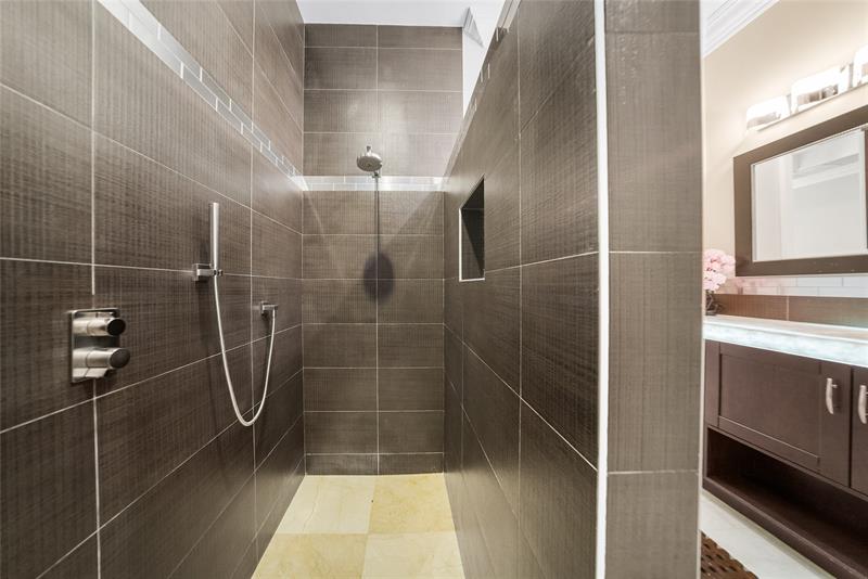 Image 39 of 96 For 7544 47th Dr