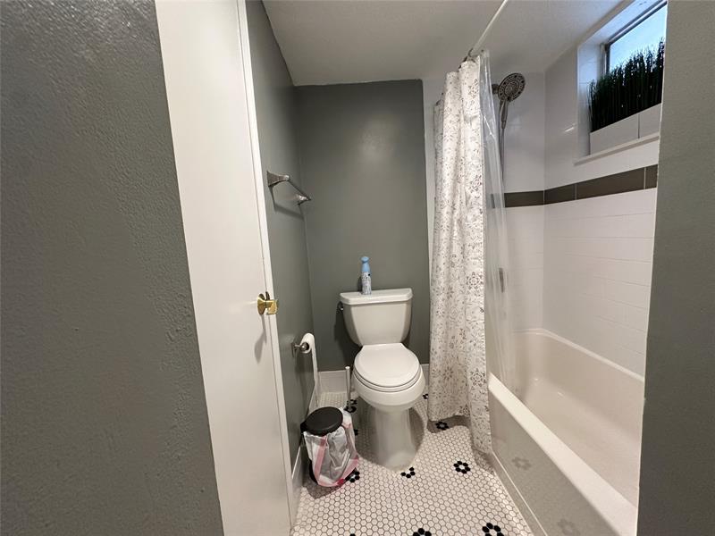 Image 12 of 13 For 9430 Live Oak Pl  207