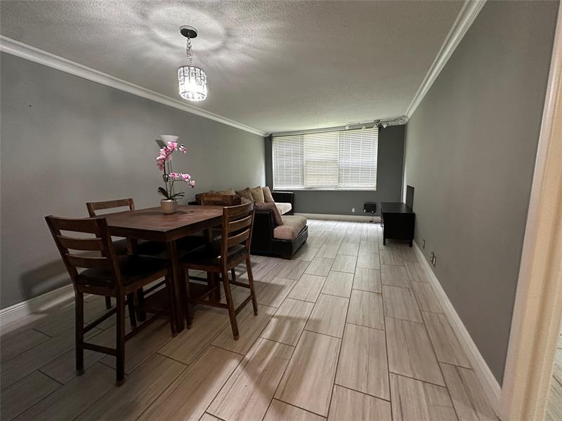 Image 2 of 13 For 9430 Live Oak Pl  207