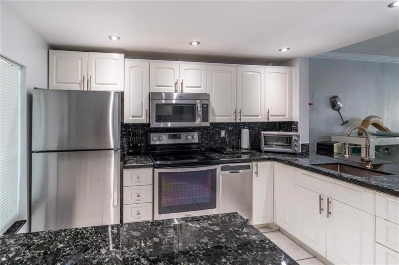 Image 2 of 21 For 470 Paradise Isle Blvd  105