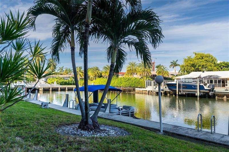 Image 9 of 21 For 470 Paradise Isle Blvd  105