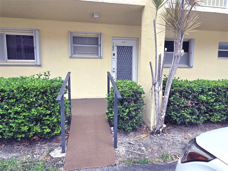 Image 3 of 21 For 6700 Royal Palm Blvd  102d