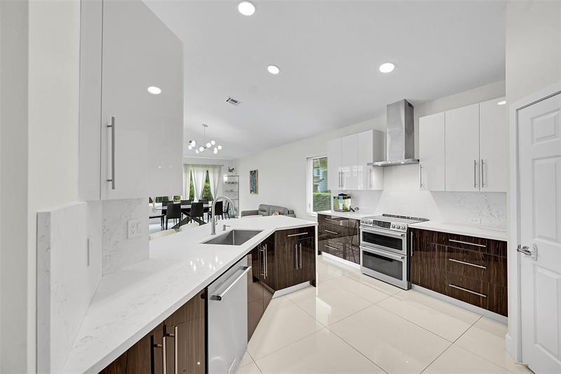 Image 13 of 62 For 12354 Antille Dr