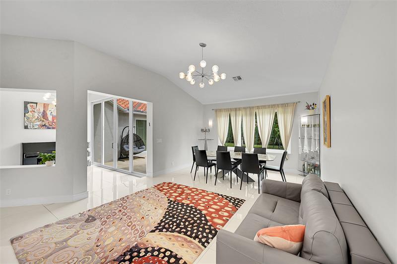 Image 14 of 62 For 12354 Antille Dr