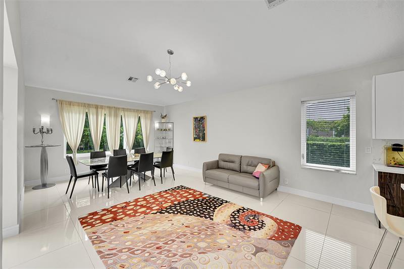 Image 15 of 62 For 12354 Antille Dr