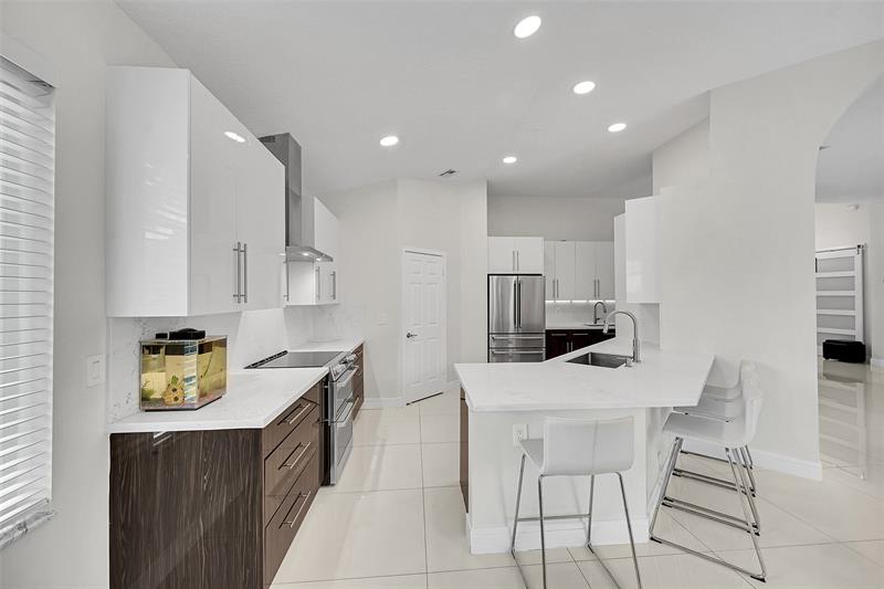 Image 18 of 62 For 12354 Antille Dr
