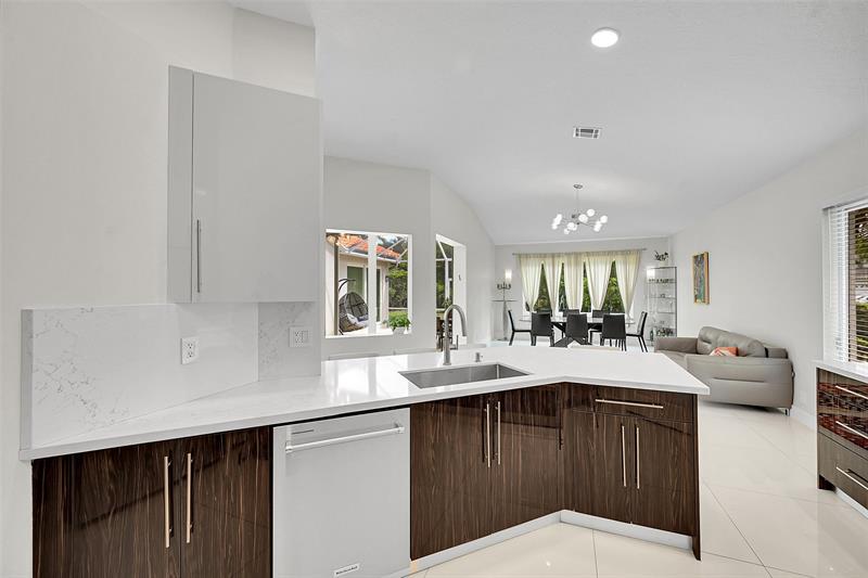 Image 19 of 62 For 12354 Antille Dr
